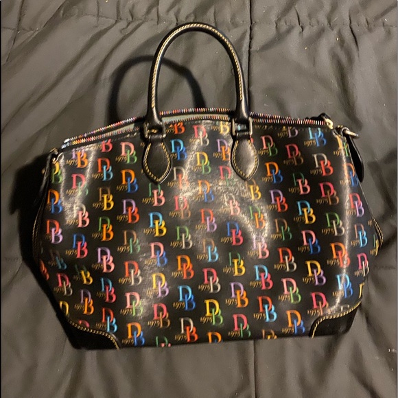 Dooney and Bourke purse - Picture 1 of 5